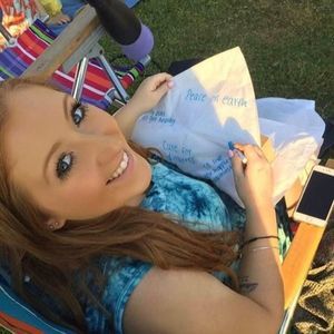 Meet your Posher, Lauren